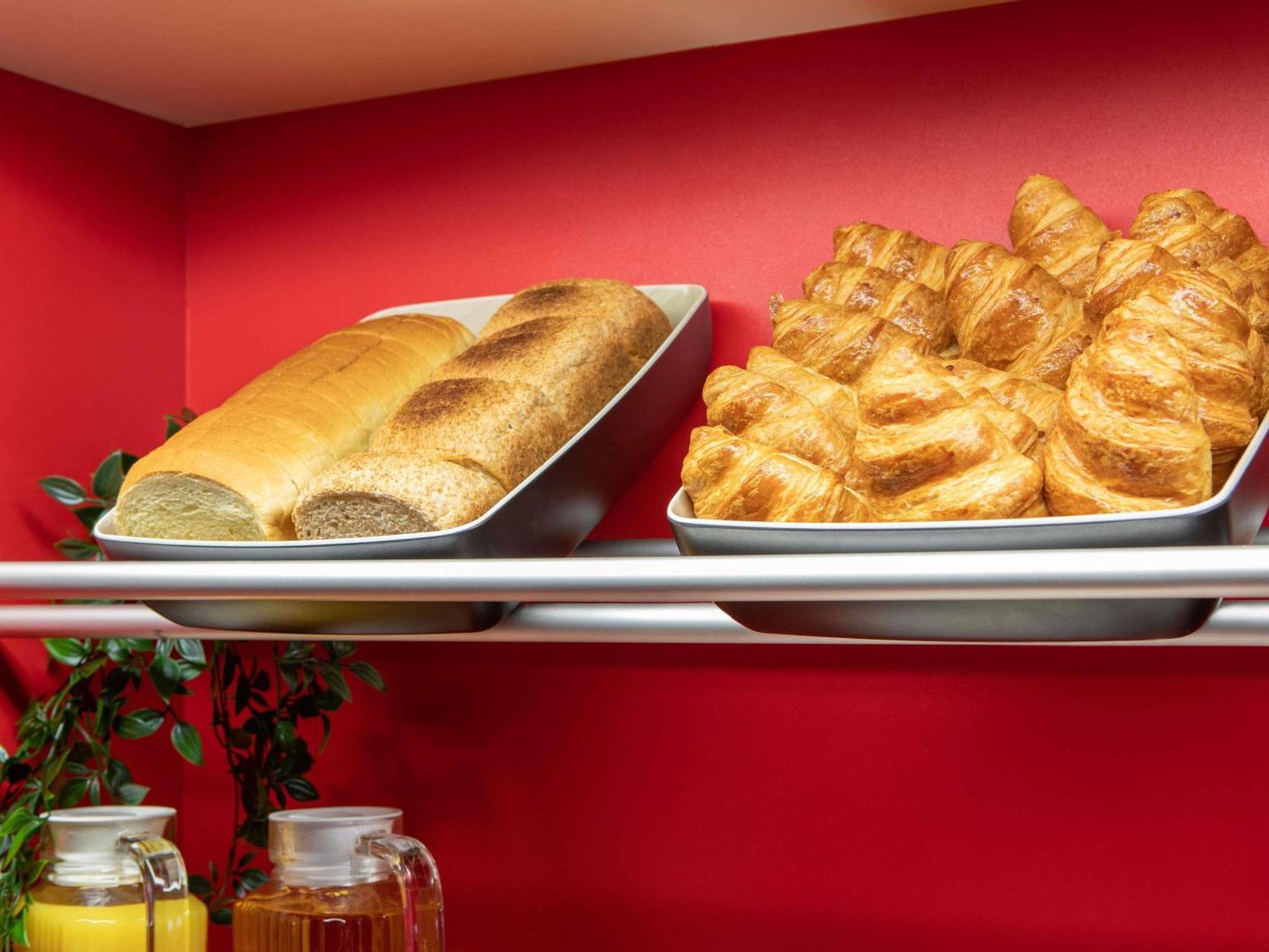 Hotelf1 Porte De Chatillon Parigi