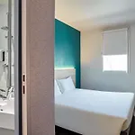 Hotelf1 Paris Porte De Chatillon