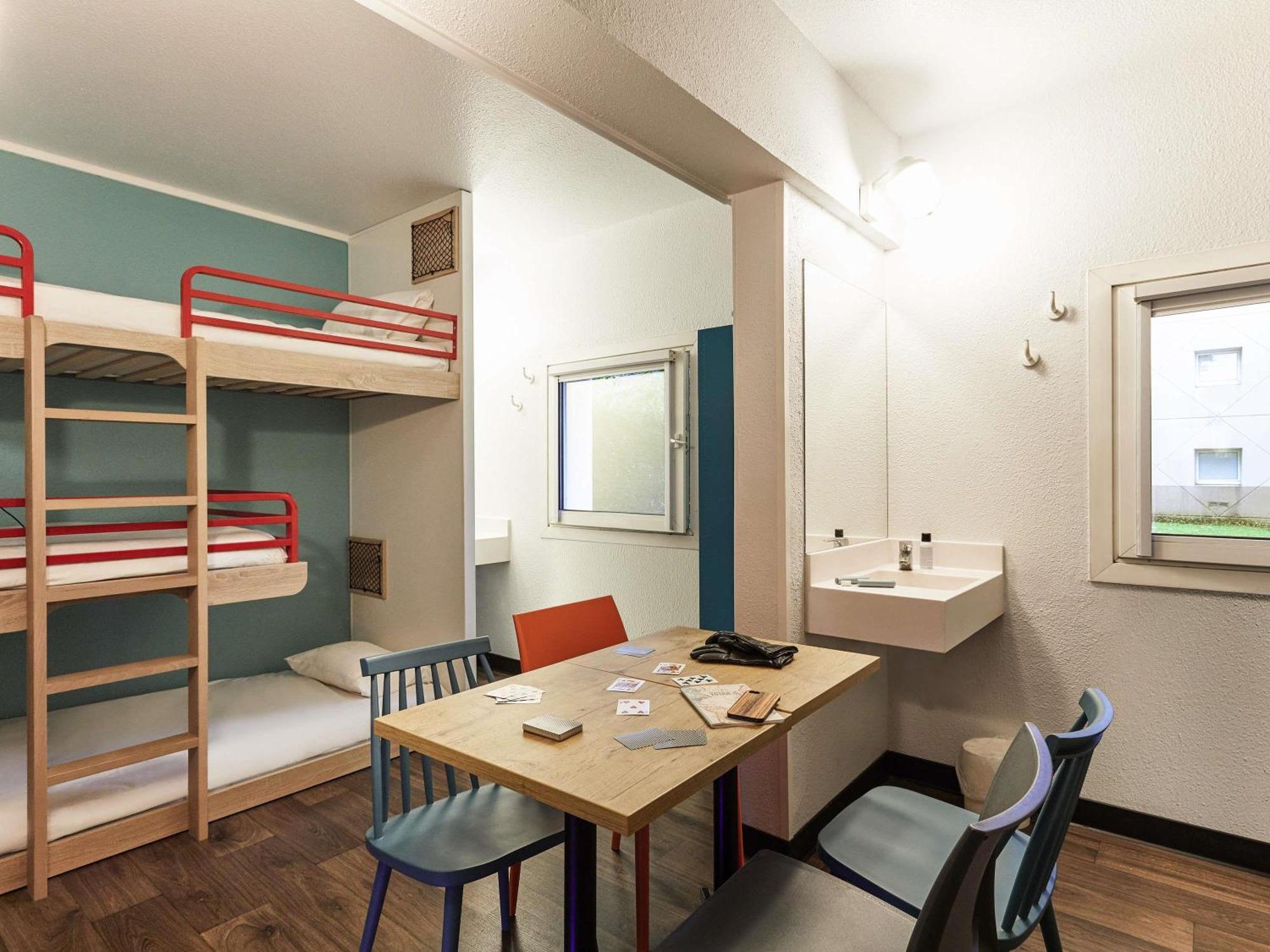 Hotelf1 Porte De Chatillon Hotel