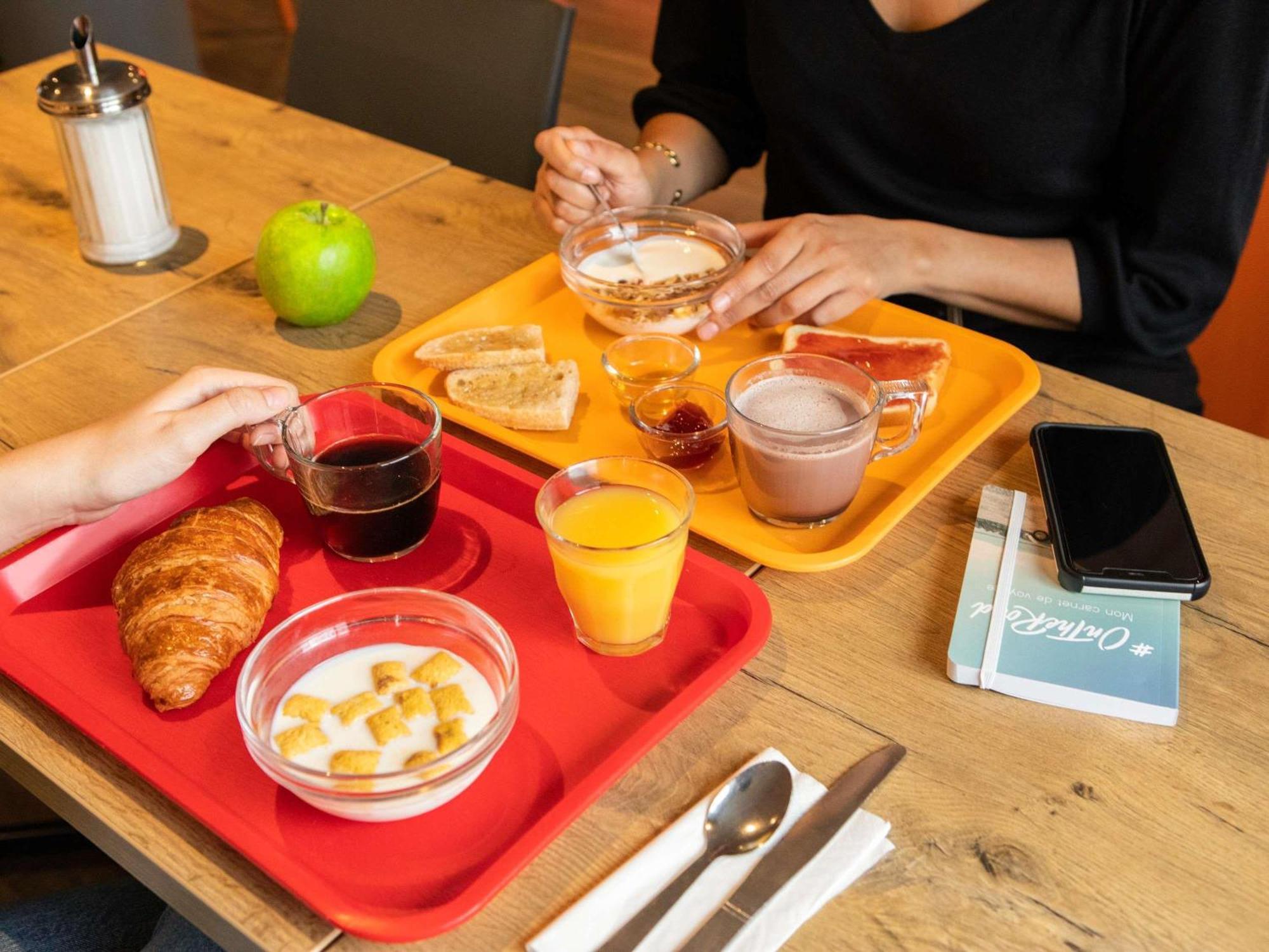 Hotelf1 Porte De Chatillon Hotel Paris